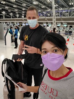 รอรับลูกค้าสนามบิน